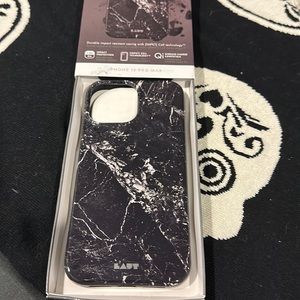 13 Pro Max Laut case black marble